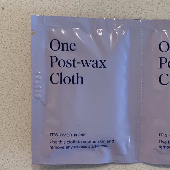 2/$6 - 40 FLAMINGO Soothing Skincare Wipes - Picture 2 of 3